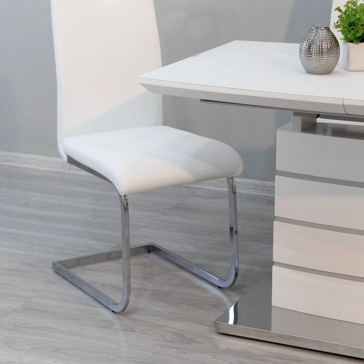 Стіл обідній розкладний DT-9123-1 Houston mini white satin 110-150x70x76
