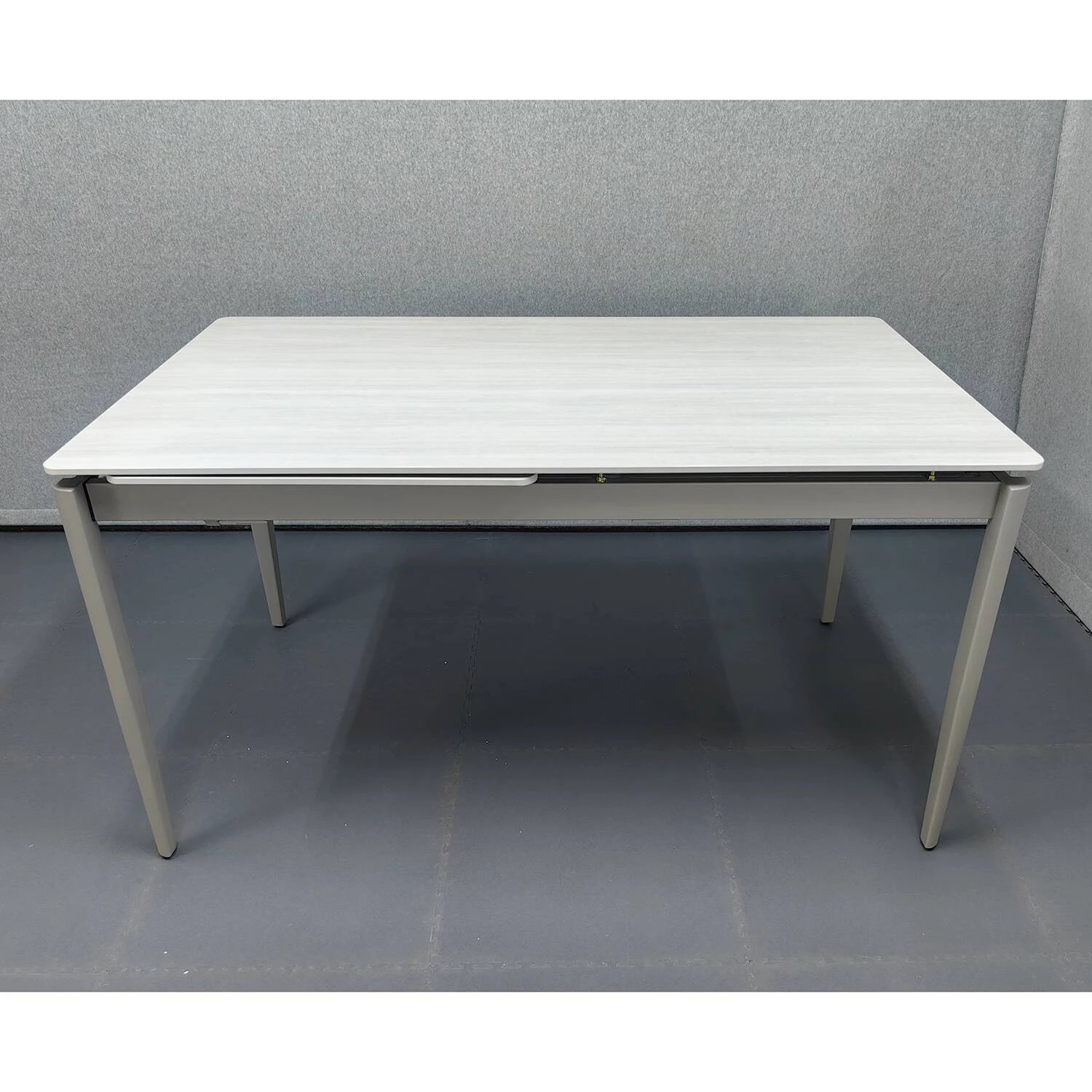 Стіл обідній розкладний Хіт бежевий матовий/ноги тауп 140-200x80x75 (кераміка+метал)