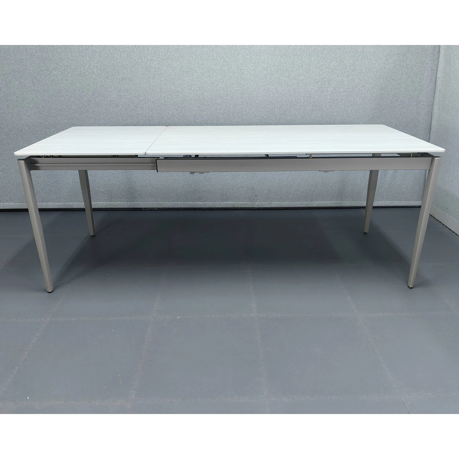 Стіл обідній розкладний Хіт бежевий матовий/ноги тауп 140-200x80x75 (кераміка+метал)