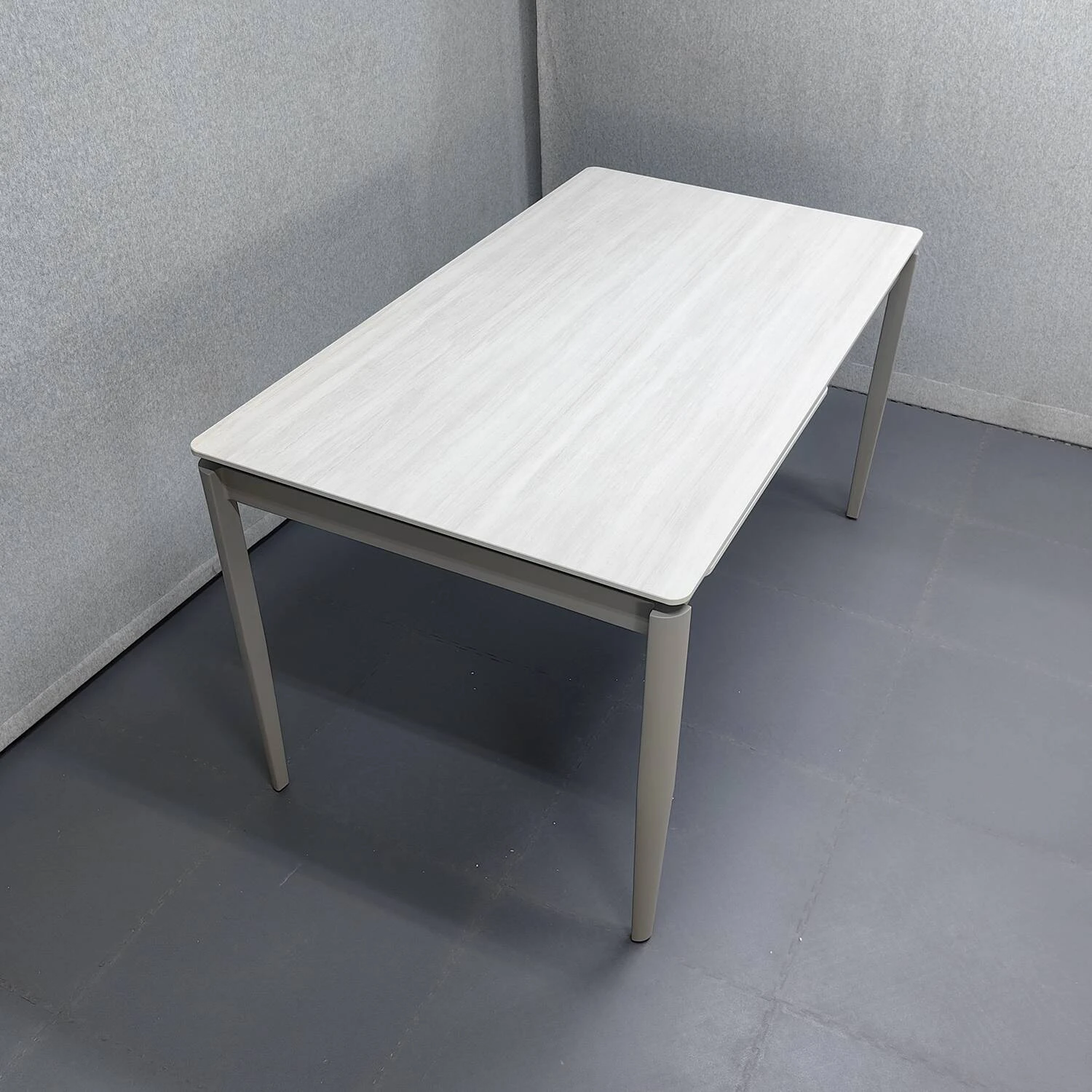 Стіл обідній розкладний Хіт бежевий матовий/ноги тауп 140-200x80x75 (кераміка+метал)