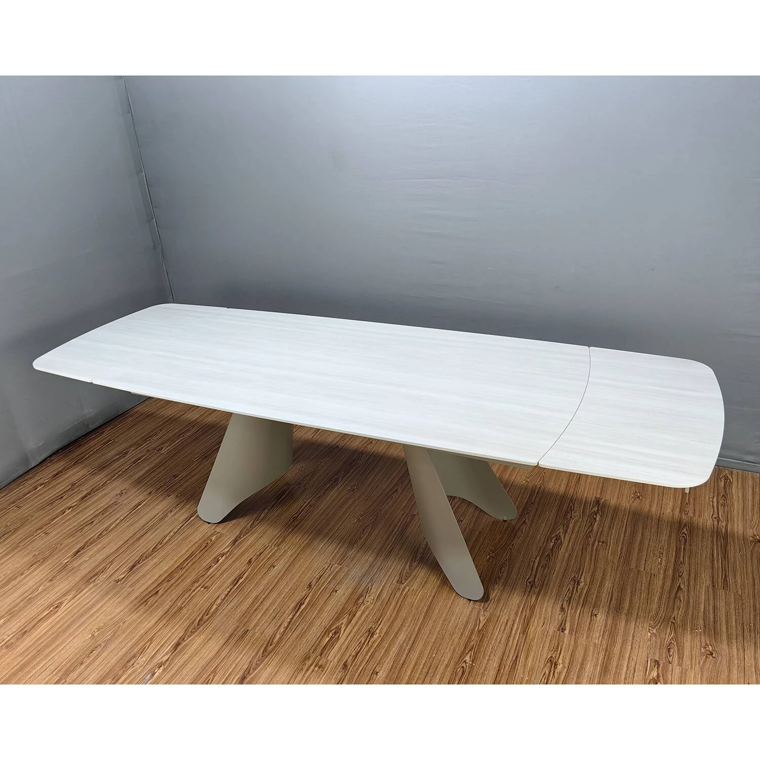 Стіл обідній розкладний Кармен бежевий матовий/ноги тауп 180-260x90x75 (кераміка+метал)