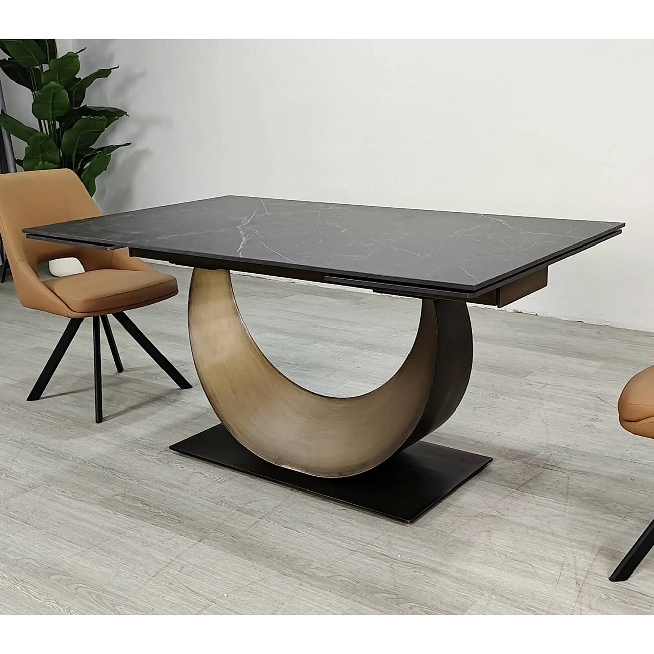 Стіл обідній розкладний Amelia Ceramic 160-240x90x75 чорний матовий/бронзовий (кераміка+метал)