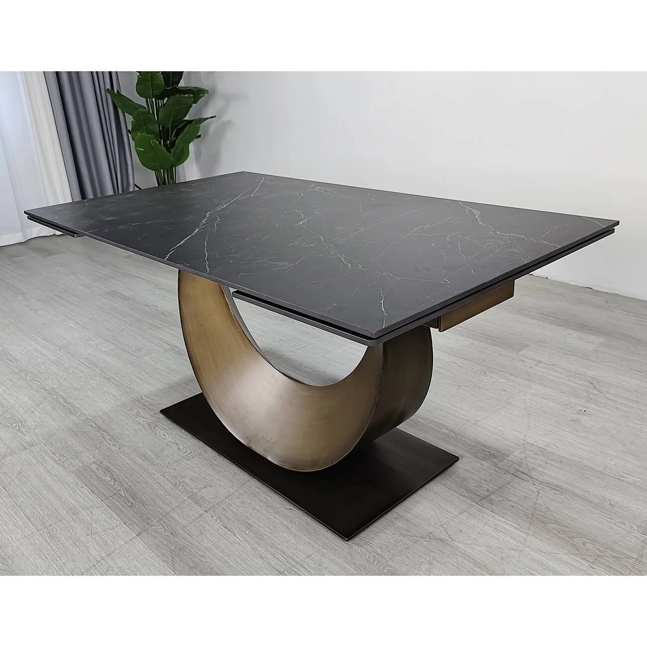 Стіл обідній розкладний Amelia Ceramic 160-240x90x75 чорний матовий/бронзовий (кераміка+метал)