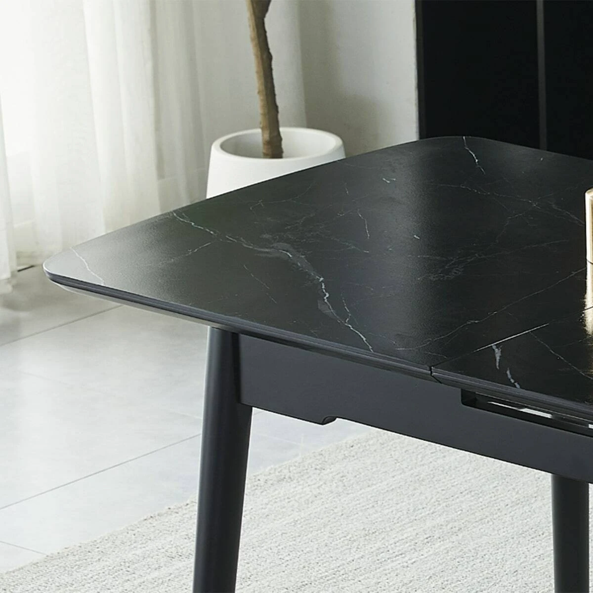 Стіл обідній розкладний Berlin Ceramic 111-140x75x77 чорний матовий/чорний каркас