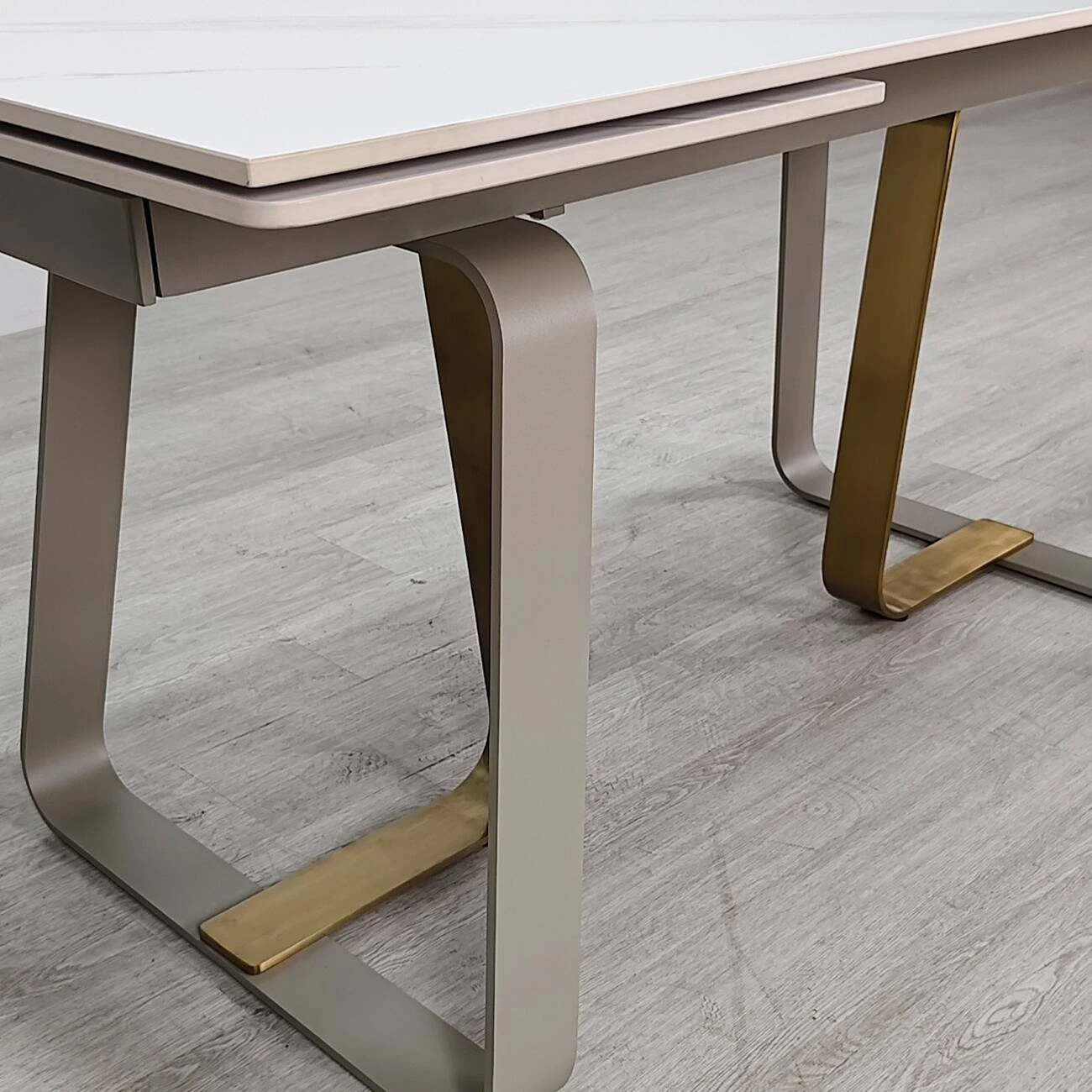 Стіл обідній розкладний Bianco Luxe Ceramic 160-240x90x75 білий матовий/білий+золото (кераміка+метал)