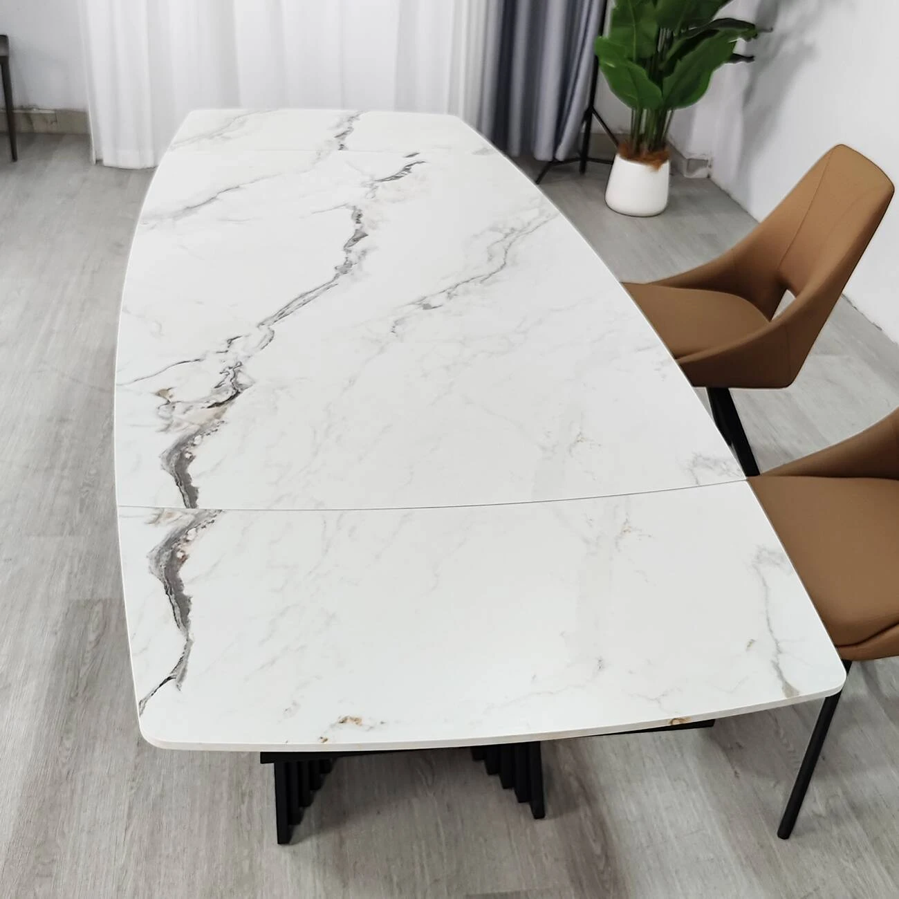 Стіл обідній розкладний Edmund Ceramic 160-240x90x75 білий матовий/чорний (кераміка+метал)