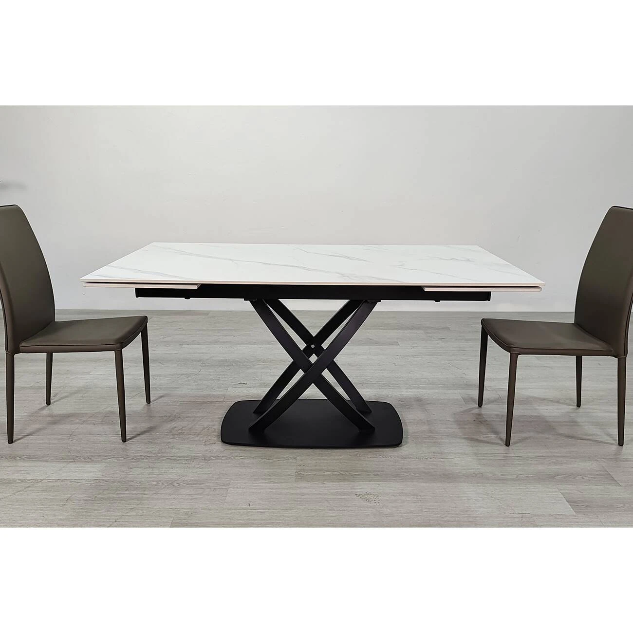 Стіл обідній розкладний Hilda Ceramic 160-240x90x75 білий матовий/чорний (кераміка+метал)