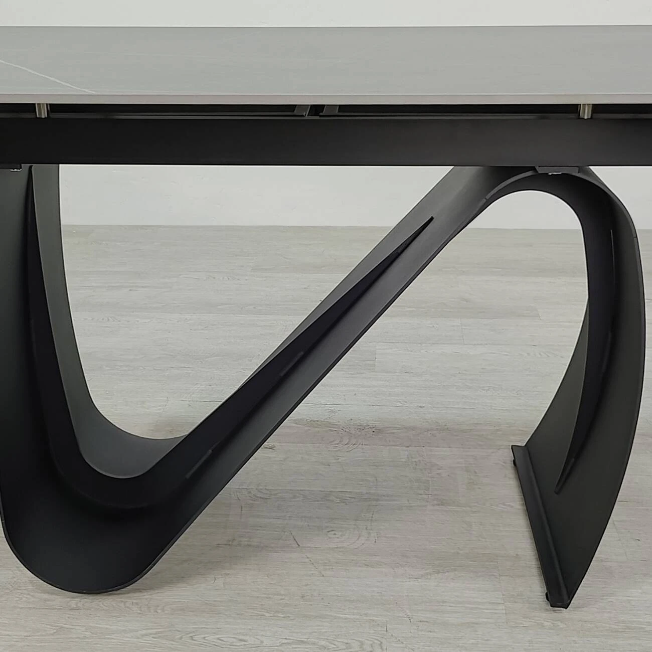 Стіл обідній розкладний Julian Ceramic 160-240x90x75 сірий матовий/чорний (кераміка+метал)