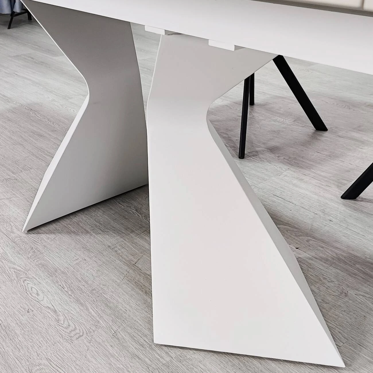 Стіл обідній розкладний Laura Ceramic 160-240x90x75 білий матовий/білий (кераміка+метал)