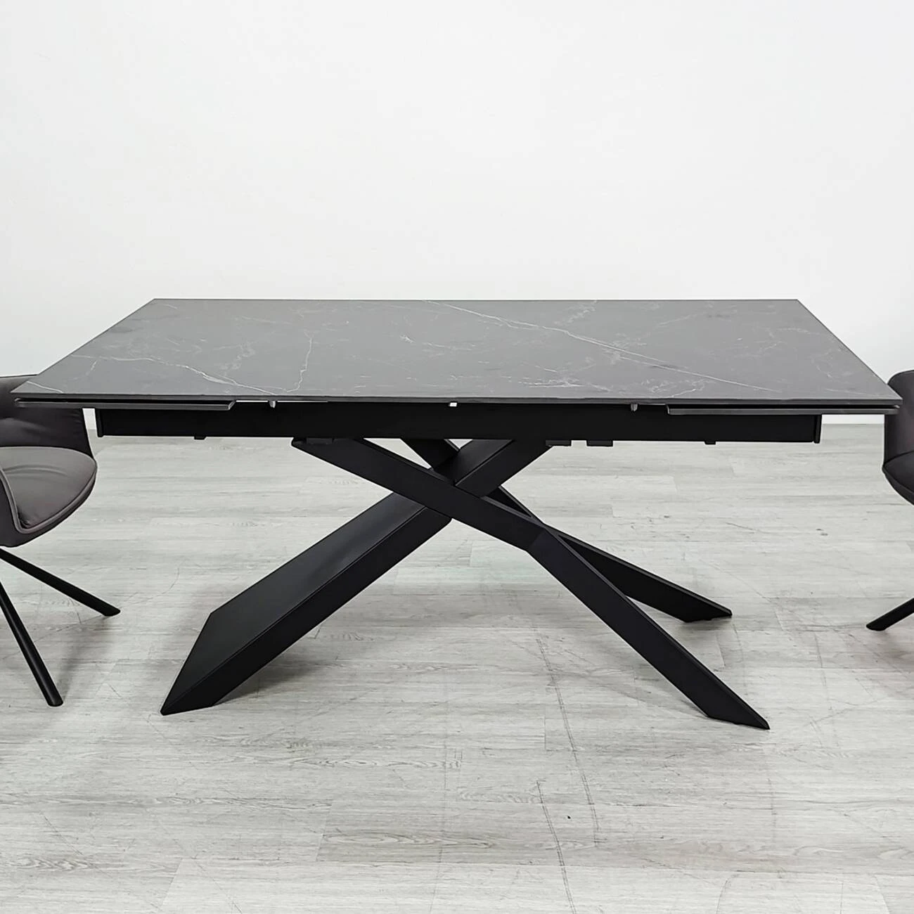 Стіл обідній розкладний Madison Ceramic 160-240x90x75 чорний матовий/чорний (кераміка+метал)