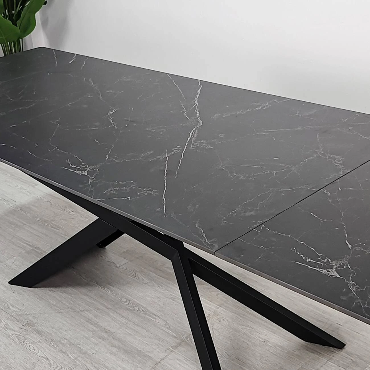 Стіл обідній розкладний Madison Ceramic 160-240x90x75 чорний матовий/чорний (кераміка+метал)