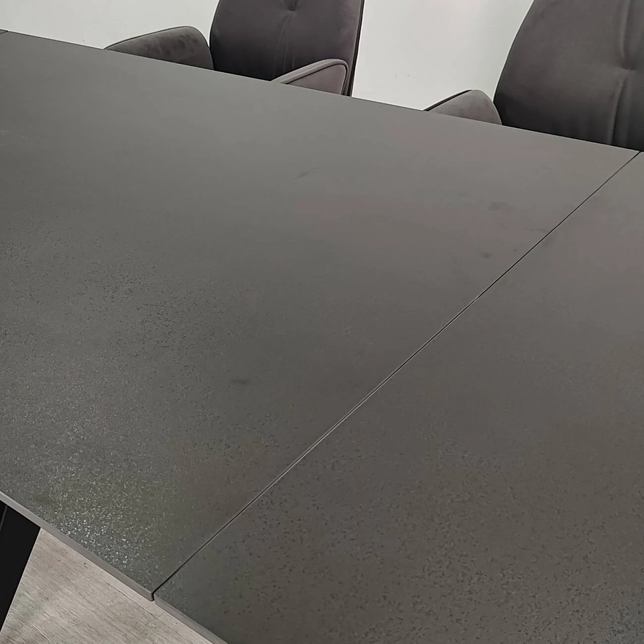Стіл обідній розкладний Vincent Ceramic 140-200x90x75 графіт матовий/чорний (кераміка+метал)